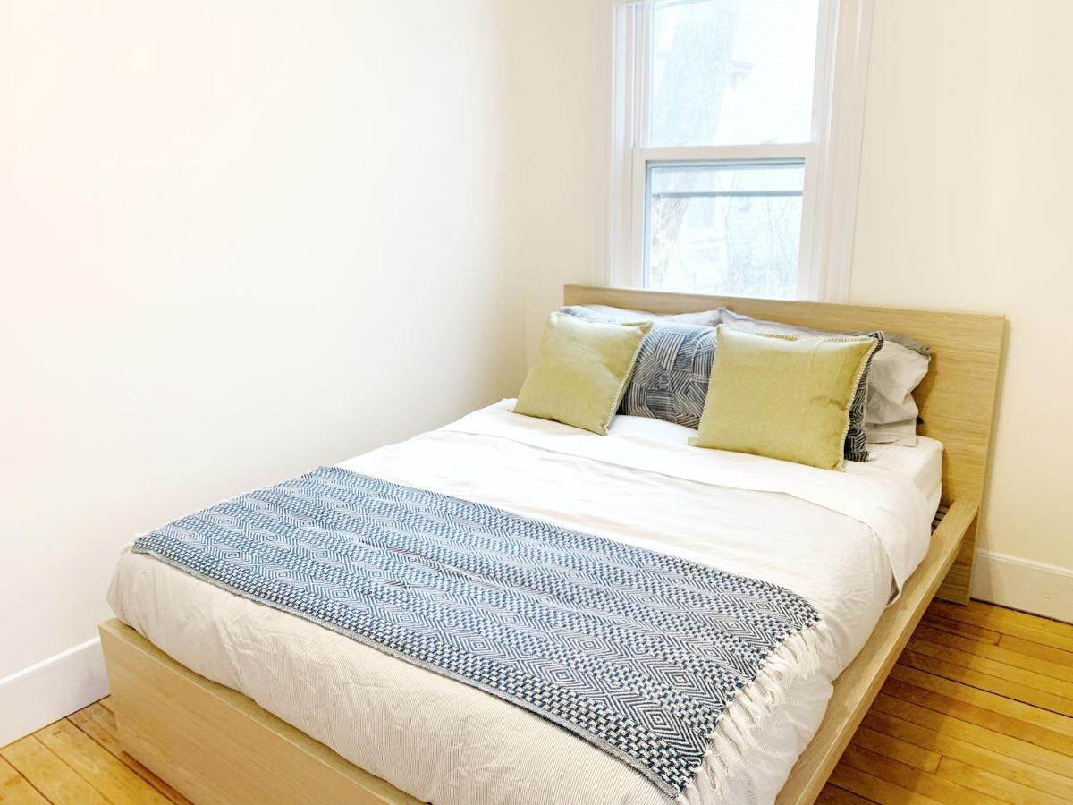 4 Bedroom Condo At Harvard Square And Harvard University Кембридж Экстерьер фото